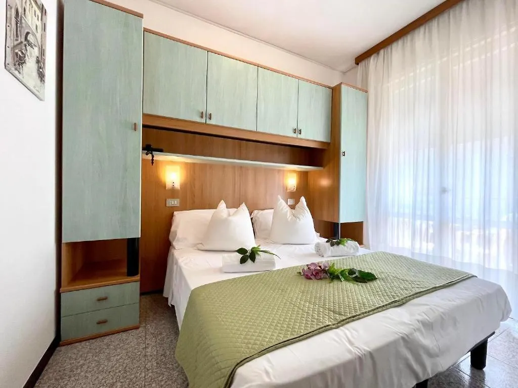 Hotel Trovatore Lido di Jesolo 3*,  Italy