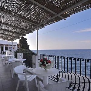 villaggio-stromboli.sicilyhotelsitaly.net/